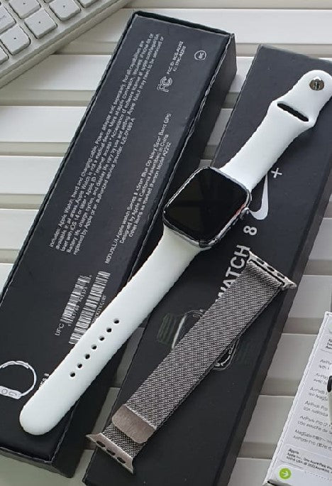 Series 8 Apple Watch White Silver